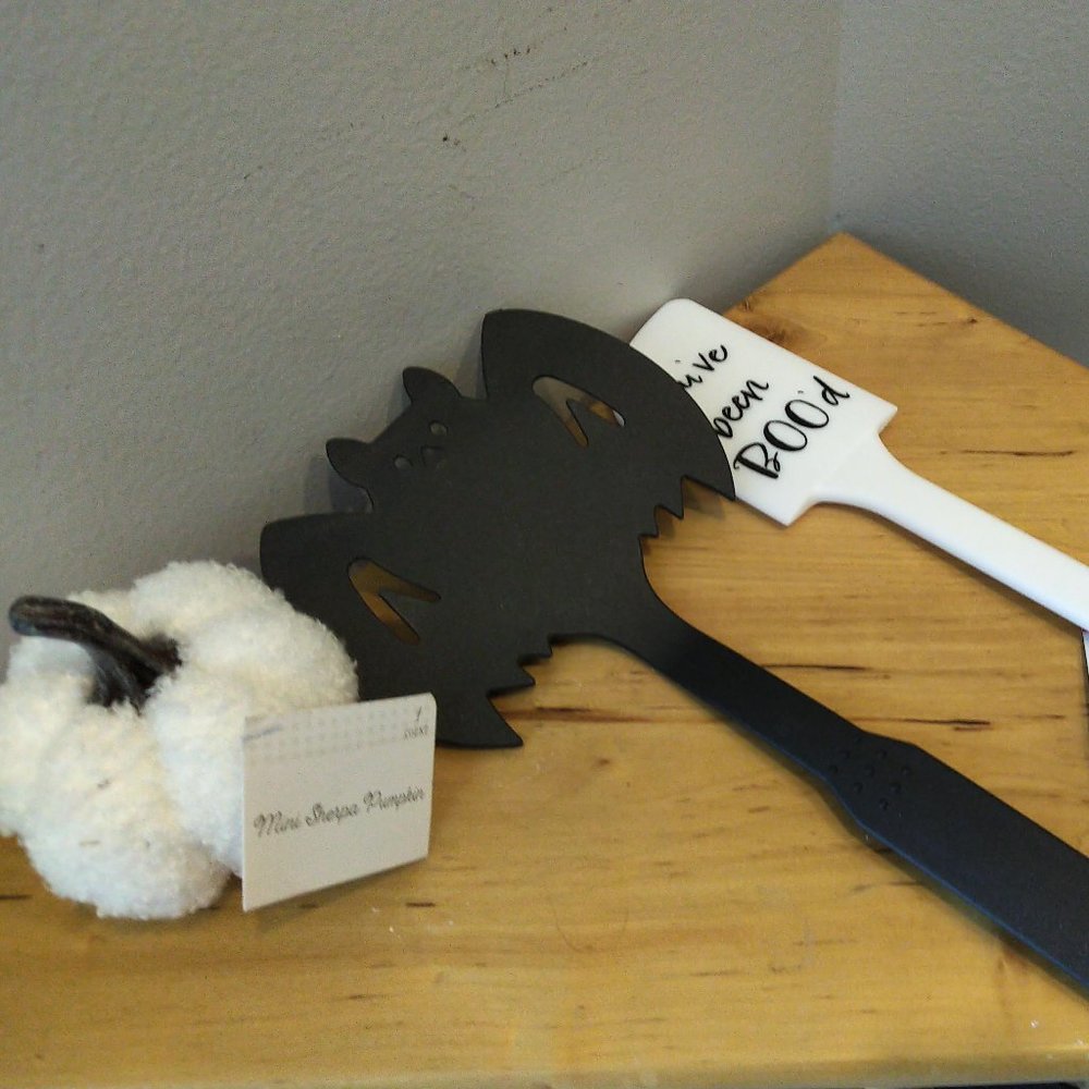 TWO Halloween spatulas You've been BOO'd mini sherpa pumpkin food d/w safe NWT